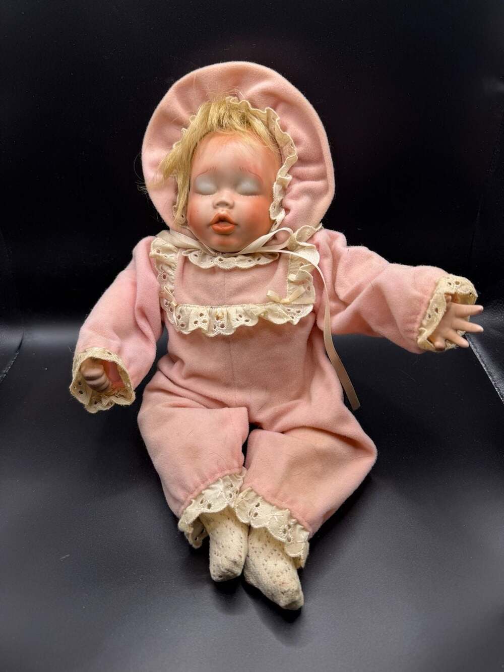 Ashton Drake Elizabeths Homecoming Doll 14 Inch Pink Porcelain Baby